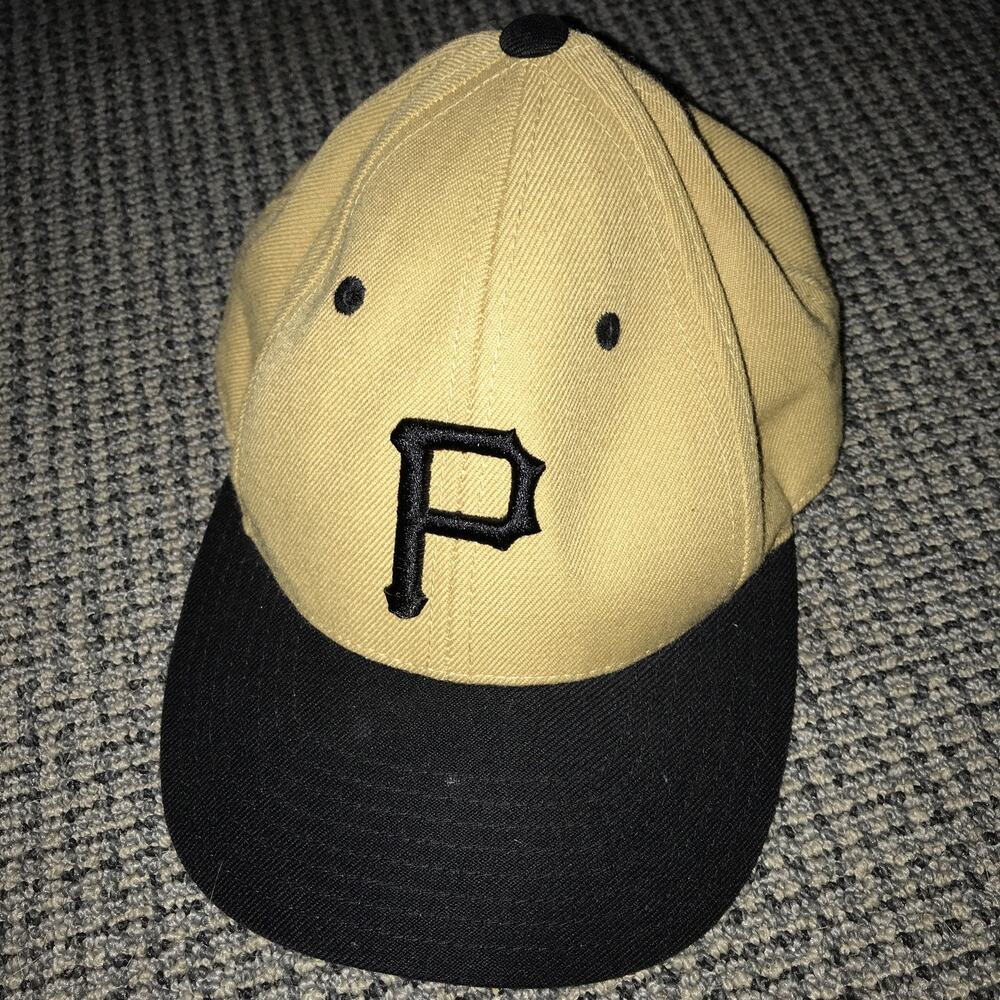 Pittsburgh Pirates Cooperstown Collection 1970-75 Era Size 7 By American Needle